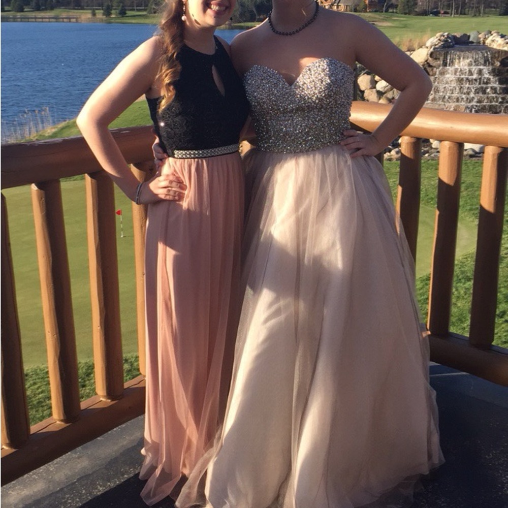 Prom dress! Black and champagne.